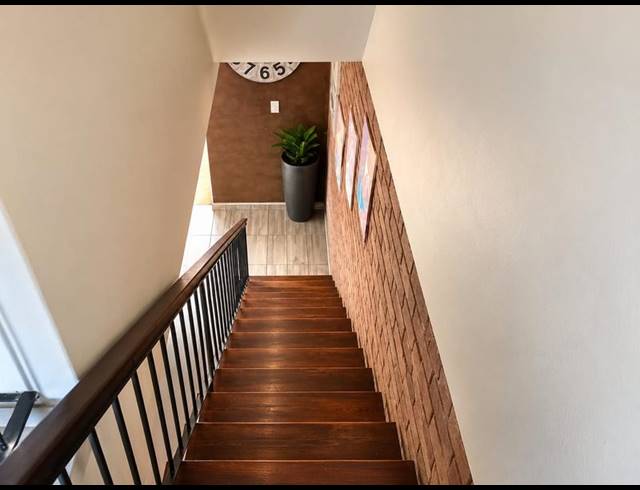 2 BEDROOM TOWNHOUSE FOR SALE IN ELDORAIGNE